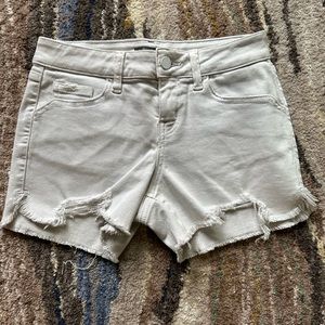 Level 99 Off White Denim Shorts Size 25